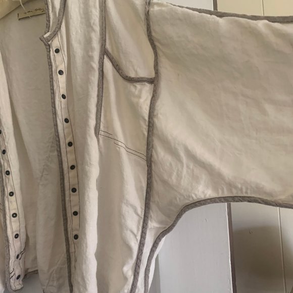 Cynthia Ashby Linen Natural Color Contrasting Trim Black Snap Front Jacket - Picture 3 of 5